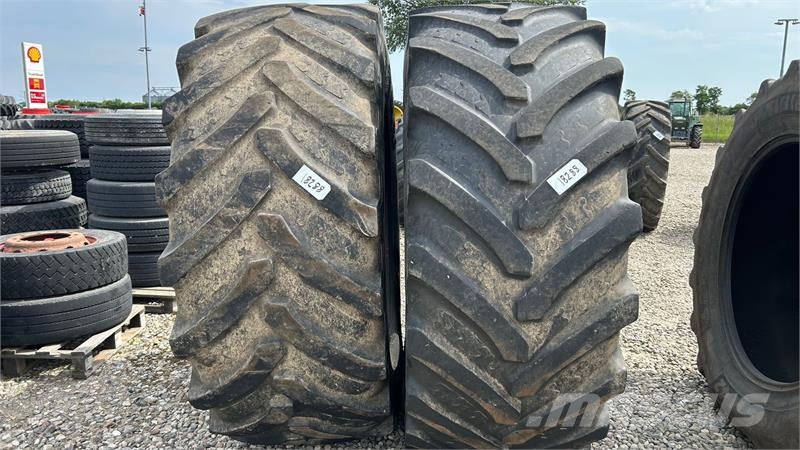 BKT 800/70R42 IF Banden, wielen en velgen