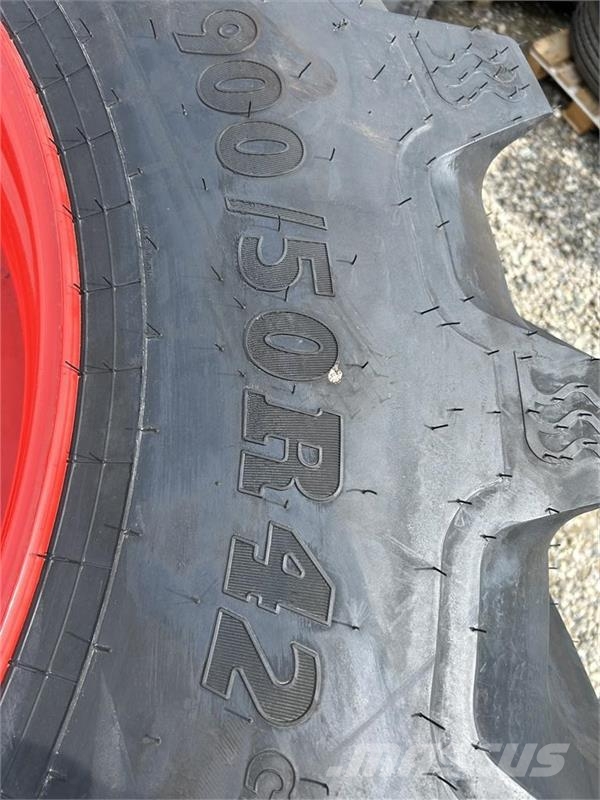 BKT 900/50R42 + 710/55R30 - komplette hjul Dekk, hjul og felger