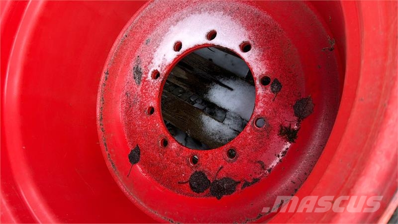 BKT 900/60R38 IF + 710/60R30 IF Gume, točkovi i felne