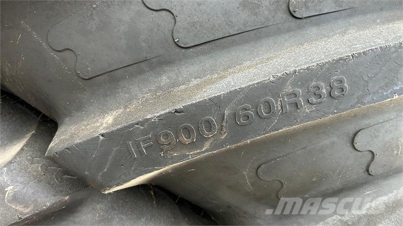 BKT 900/60R38 IF + 710/60R30 IF Gume, točkovi i felne