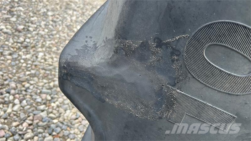 Continental 1050/50R32 Gume, točkovi i felne