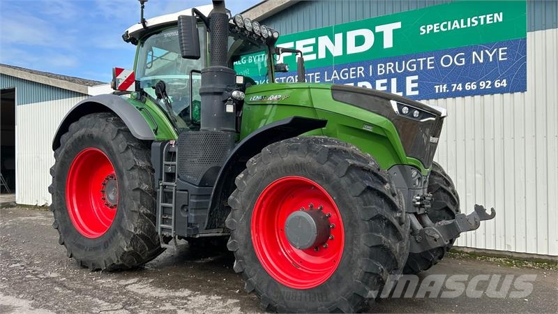 Fendt 1042 Vario S4 Profi Plus Traktory