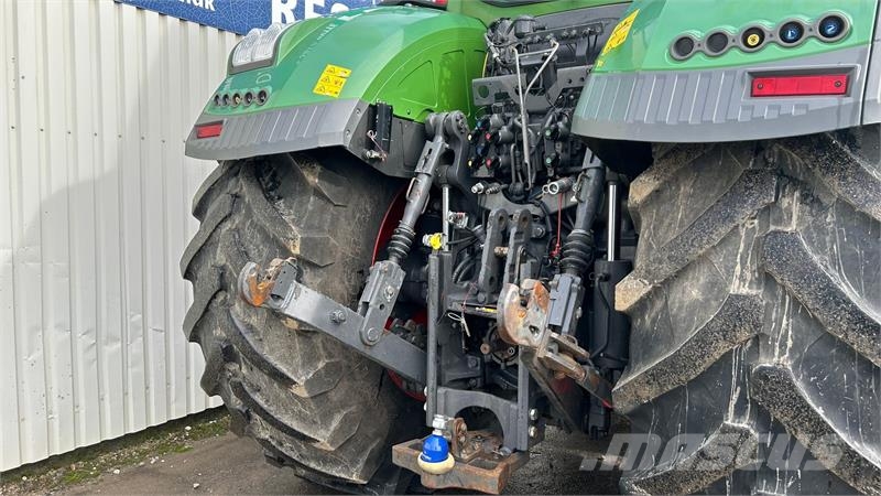 Fendt 1042 Vario S4 Profi Plus Traktory
