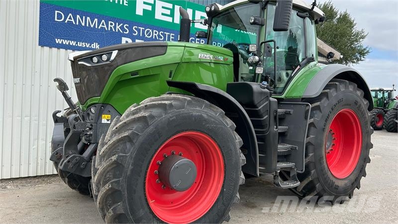 Fendt 1042 Vario S4 Profi Plus Traktory