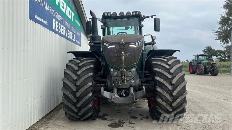 Fendt 1046 Vario S4 Profi Plus Traktory