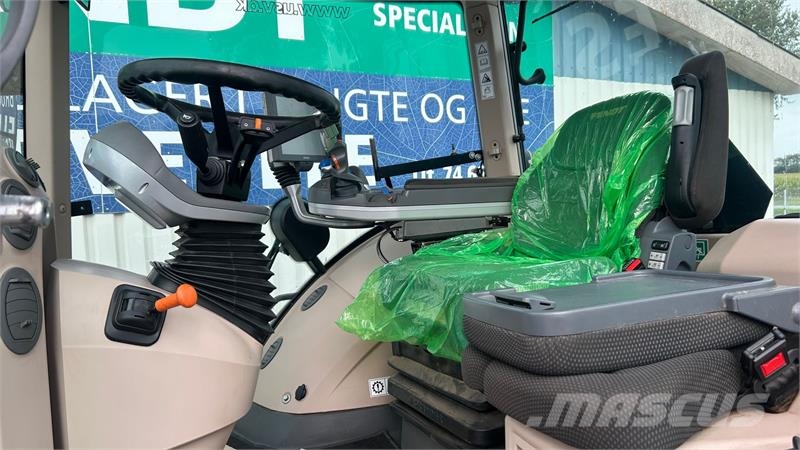 Fendt 1046 Vario S4 Profi Plus Traktory