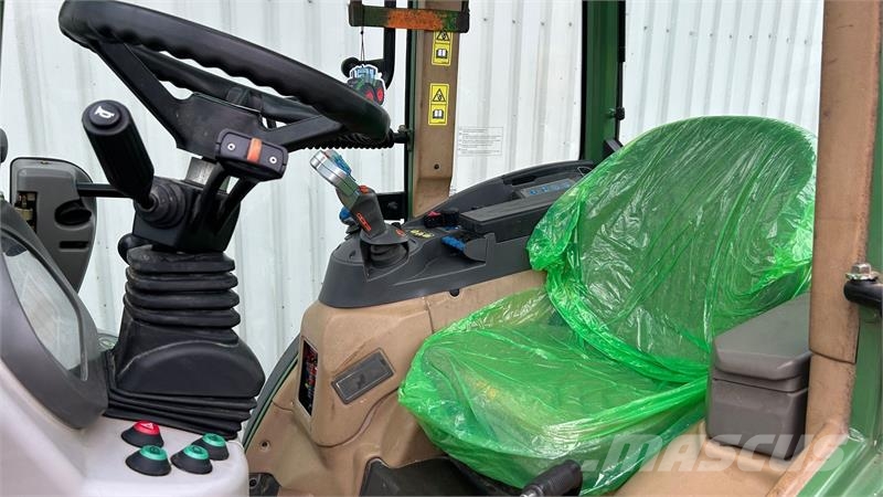 Fendt 211 Vario TMS V model med Frontlift Ciągniki rolnicze