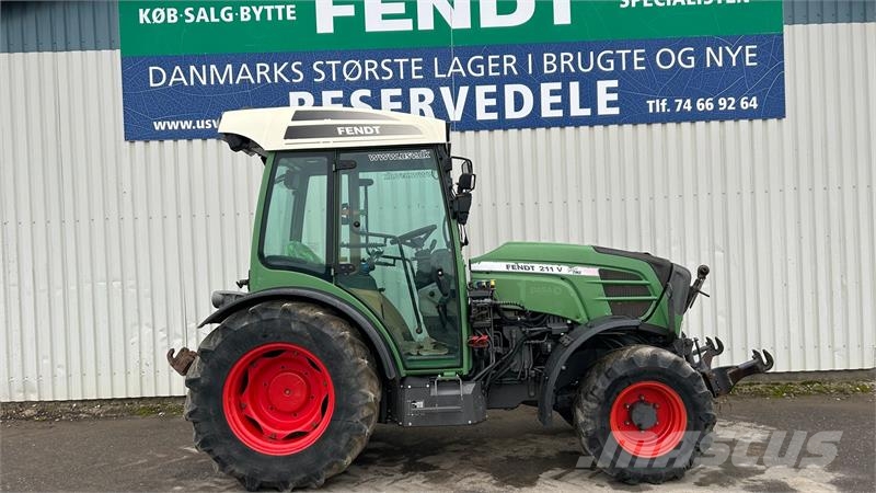 Fendt 211 Vario TMS V model med Frontlift Ciągniki rolnicze