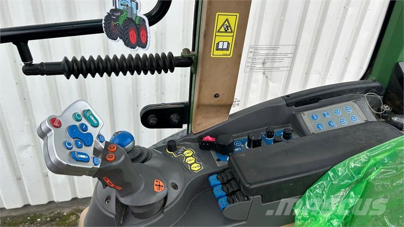 Fendt 211 Vario TMS V model med Frontlift Ciągniki rolnicze