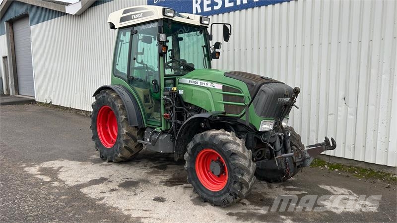 Fendt 211 Vario TMS V model med Frontlift Ciągniki rolnicze