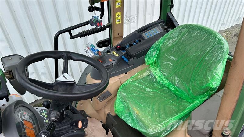 Fendt 211 Vario TMS V model med Frontlift Ciągniki rolnicze