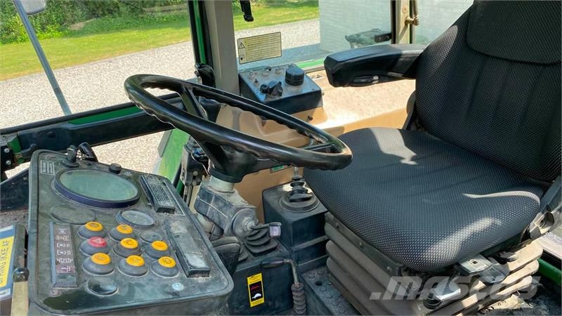 Fendt 612 LSA Favorit Med frontlæsser (Gennem renoveret) Traktory