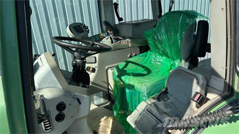 Fendt 712 Vario TMS Med Stoll FZ 50 Frontlæsser Traktory