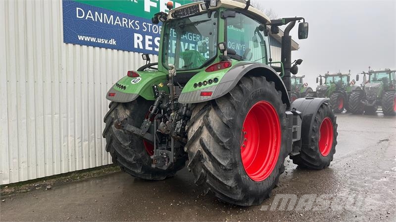 Fendt 718 Vario S4 Power Traktory