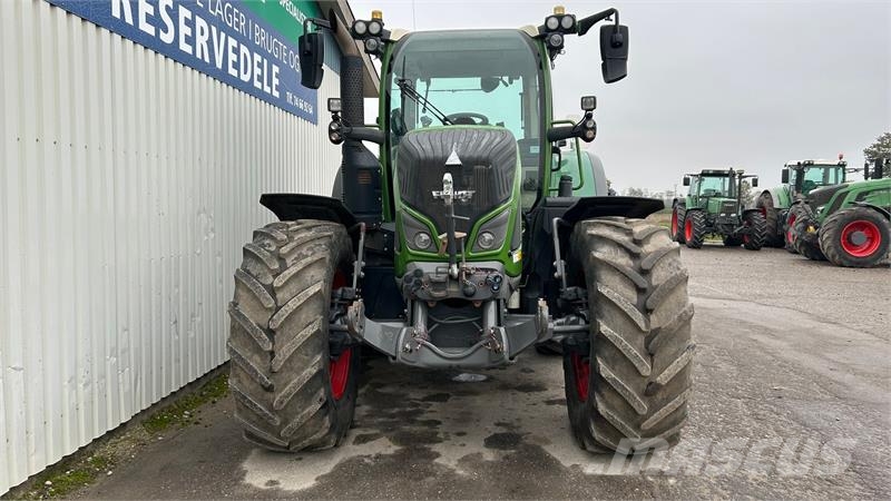 Fendt 718 Vario S4 Power Plus Traktory