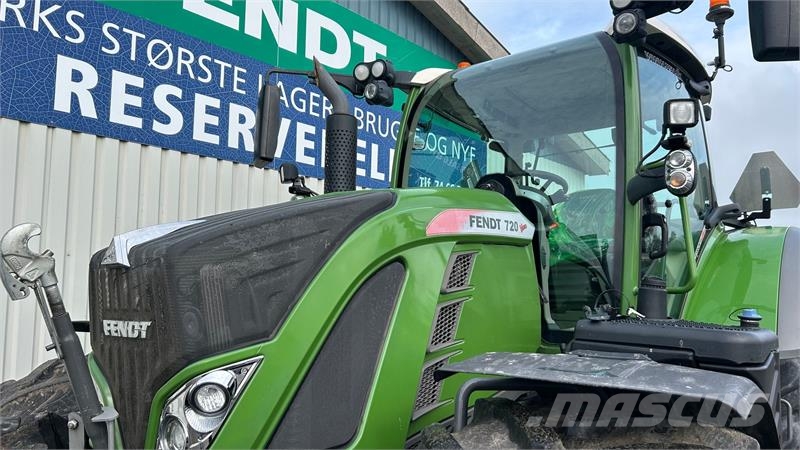Fendt 720 Vario S4 Profi Plus Traktory