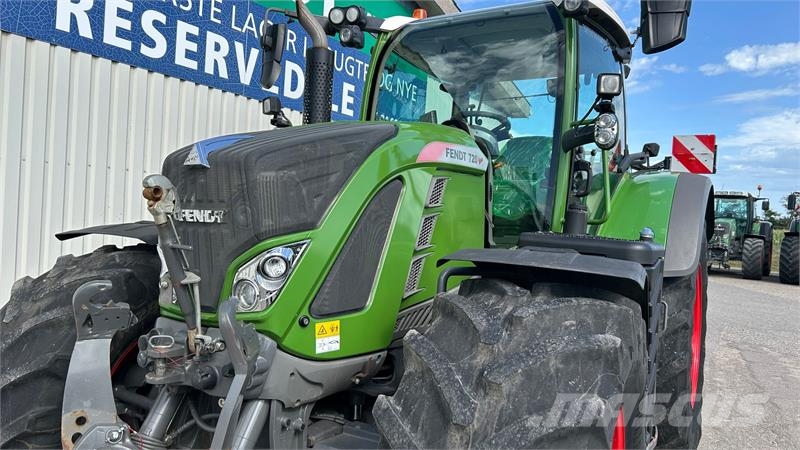 Fendt 720 Vario S4 Profi Plus Traktory