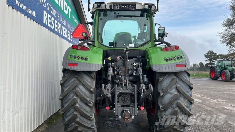 Fendt 720 Vario S4 Profi Plus Traktory