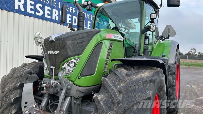 Fendt 720 Vario S4 Profi Plus Traktory