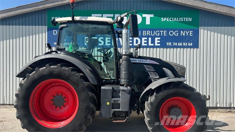 Fendt 724 Vario S4 Profi Plus Med Front PTO Traktory