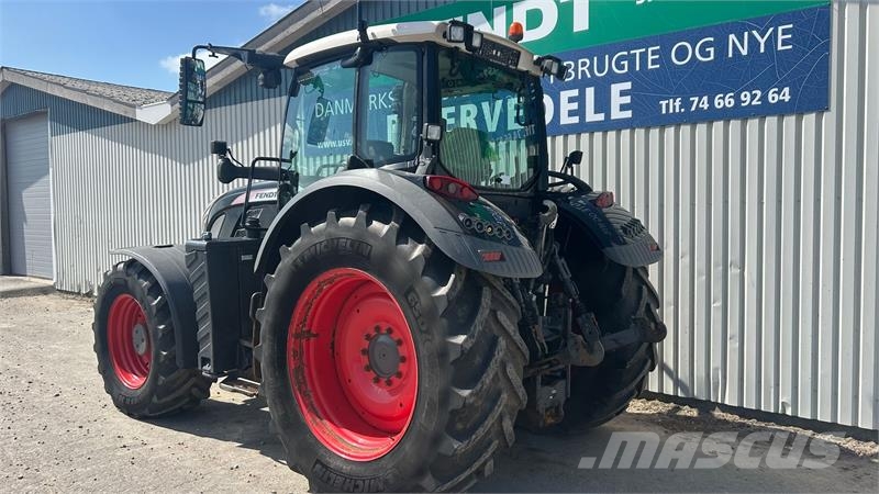 Fendt 724 Vario S4 Profi Plus Med Front PTO Traktory
