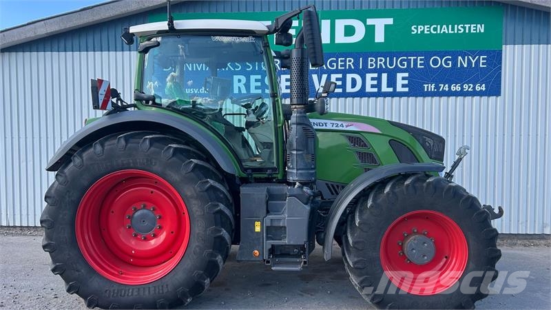 Fendt 724 Vario S4 Profi Plus Med Front PTO Traktory