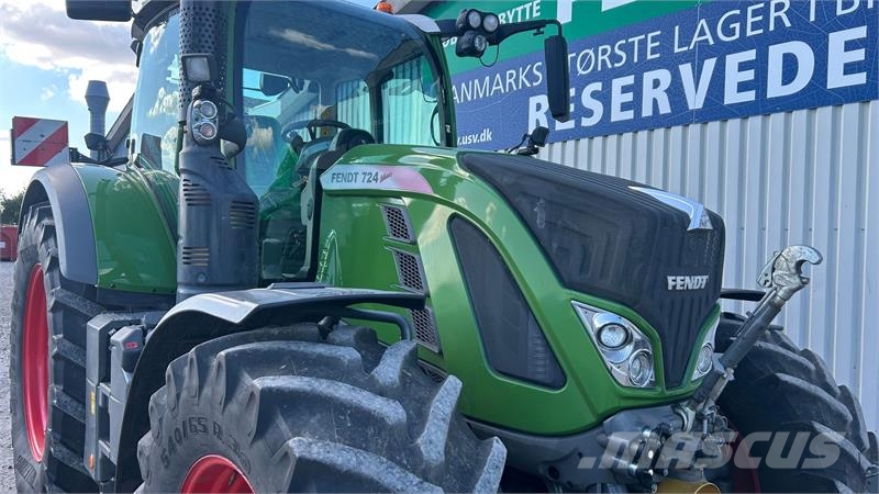 Fendt 724 Vario S4 Profi Plus Med Front PTO Traktory