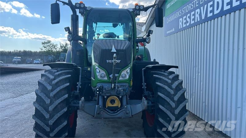 Fendt 724 Vario S4 Profi Plus Med Front PTO Traktory