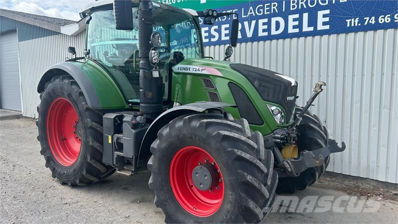 Fendt 724 Vario S4 Profi Plus Med Front PTO Traktory