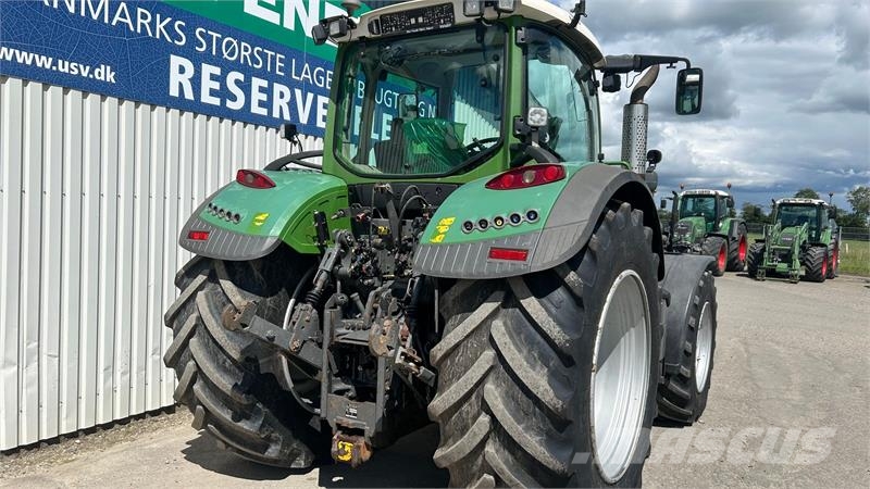 Fendt 724 Vario S4 Profi Plus Med Frontlæsser Fendt 4x80 الجرارات