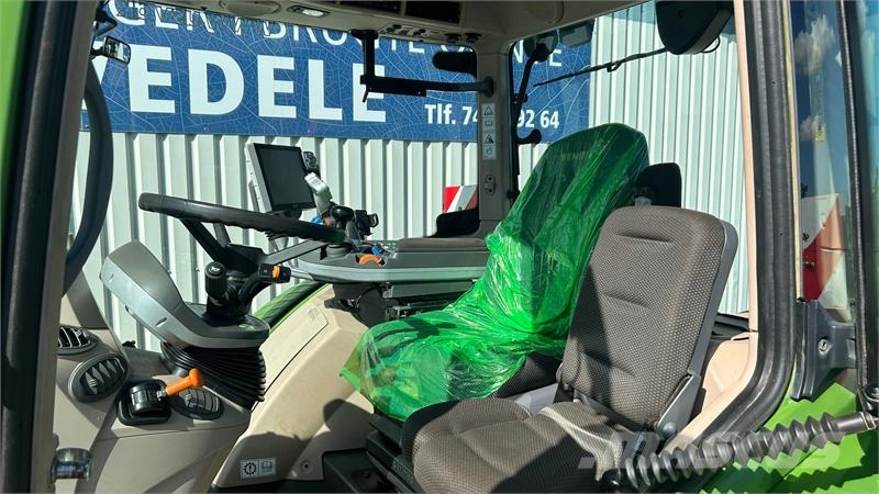 Fendt 724 Vario S4 Profi Plus Med Front PTO Traktory