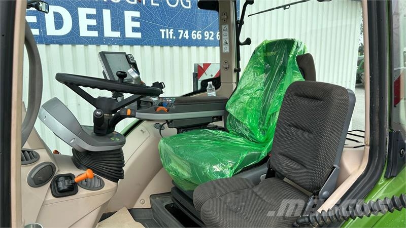 Fendt 724 Vario S4 Profi Plus Traktory