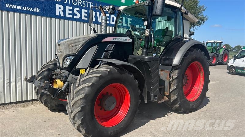 Fendt 724 Vario S4 Profi Plus Med Front PTO Traktory