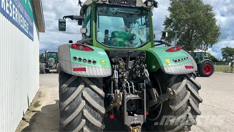 Fendt 724 Vario S4 Profi Plus Med Frontlæsser Fendt 4x80 الجرارات