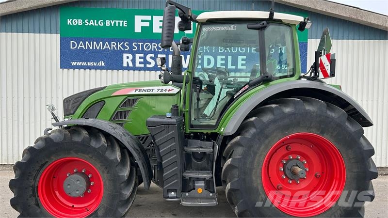 Fendt 724 Vario S4 Profi Plus Traktory