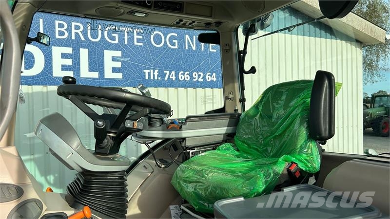 Fendt 724 Vario SCR Profi Plus Med Stoll FZ 46-26 Frontl Traktory
