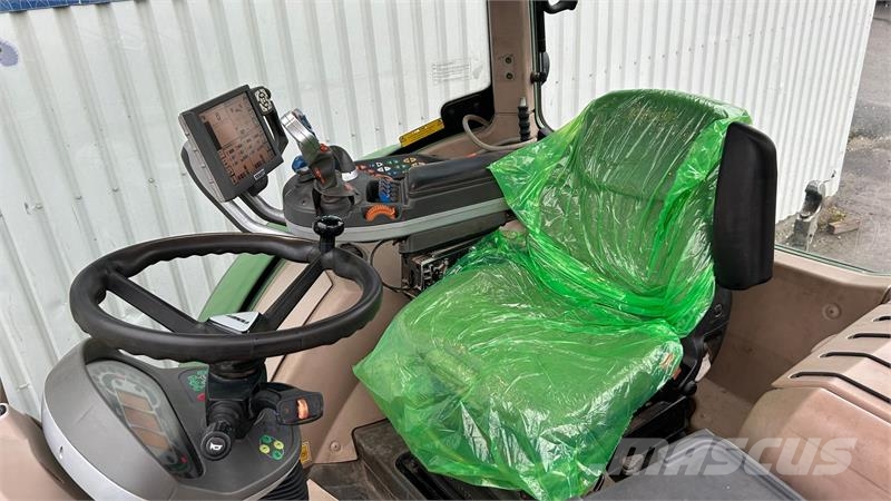 Fendt 724 Vario SCR Profi Plus الجرارات