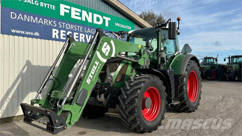 Fendt 724 Vario SCR Profi Plus Med Stoll FZ 46-26 Frontl Traktory