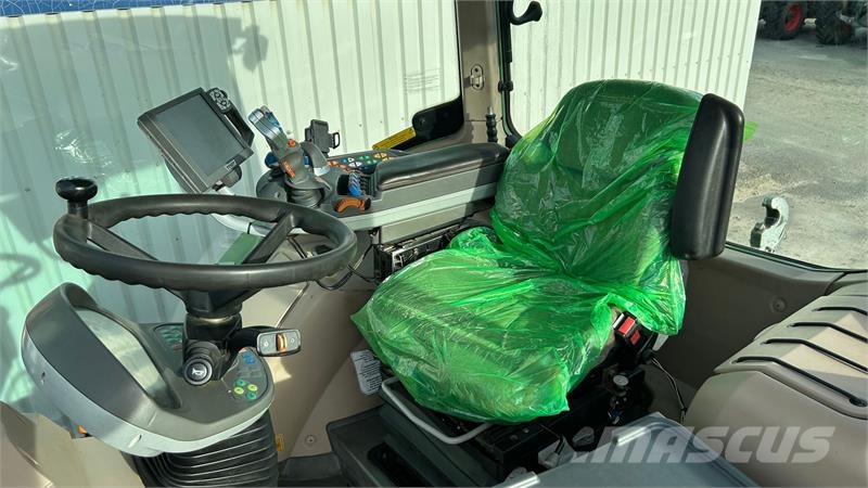 Fendt 724 Vario SCR Profi Plus Med Stoll FZ 46-26 Frontl Traktory
