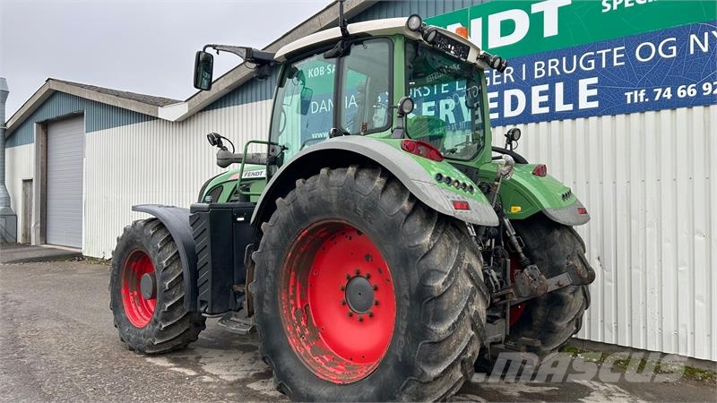 Fendt 724 Vario SCR Profi Plus الجرارات