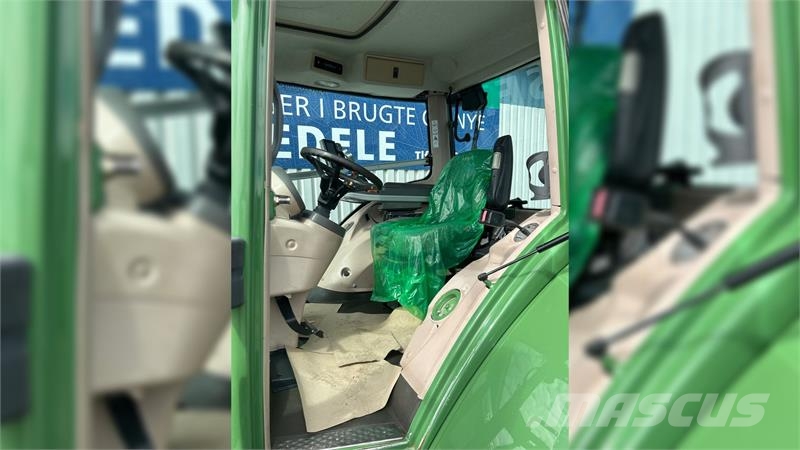 Fendt 826 Vario S4 Profi Traktory