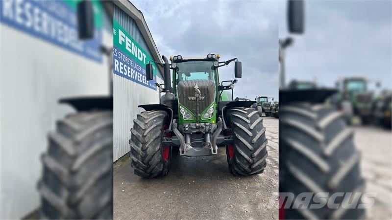 Fendt 828 Vario S4 Profi Plus Traktory