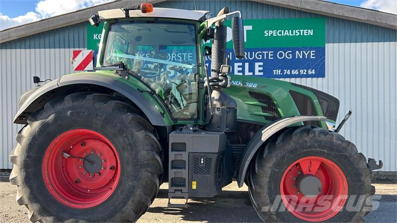Fendt 828 Vario S4 Profi Plus Alt Udstyr: Front PTO, Var Traktory