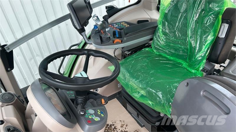 Fendt 828 Vario S4 Profi Plus Traktory