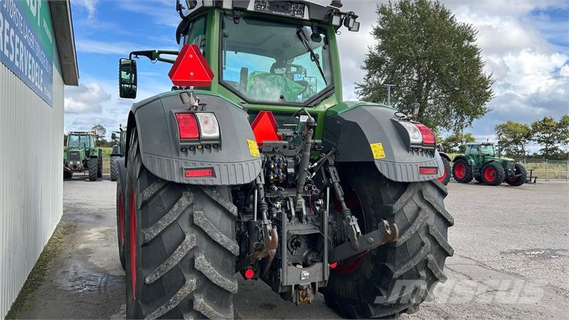 Fendt 828 Vario S4 Profi Plus Med Front PTO Traktory