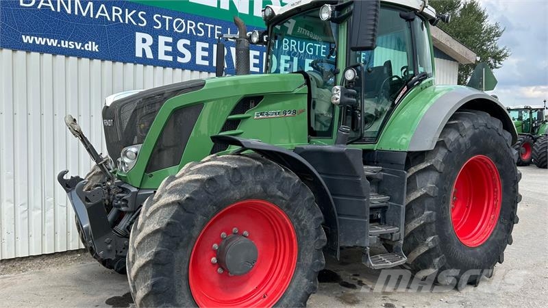 Fendt 828 Vario SCR Profi Plus Traktory