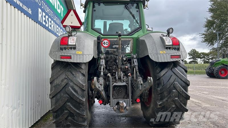 Fendt 828 Vario SCR Profi Plus Traktory