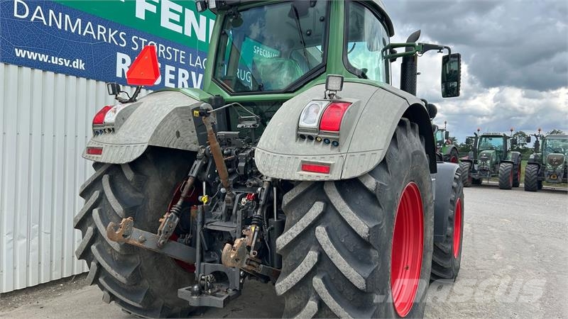 Fendt 828 Vario SCR Profi Traktory