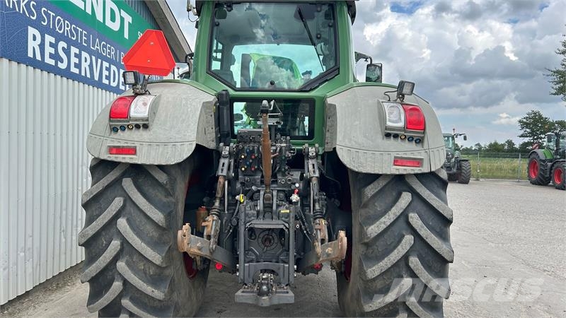 Fendt 828 Vario SCR Profi Traktory
