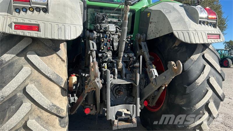 Fendt 828 Vario SCR Profi Plus Traktory